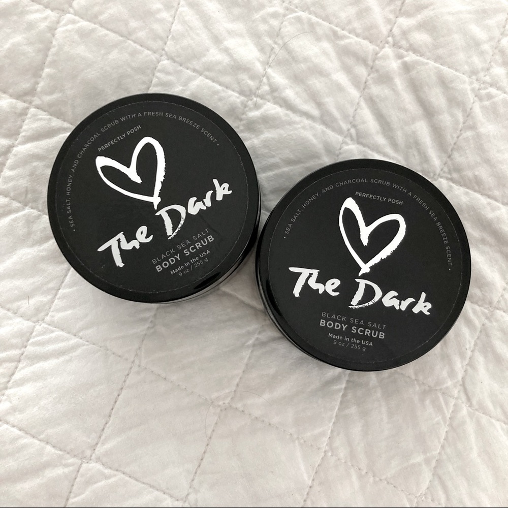 Love the Dark Body Scrub from Perfectly Posh (2)
